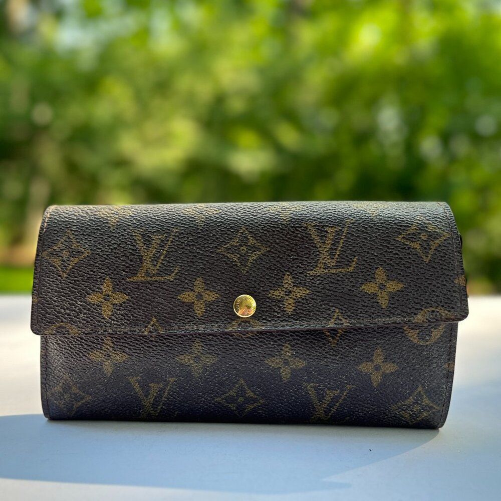 Louis Vuitton Monogram Sarah Wallet (Old Model)